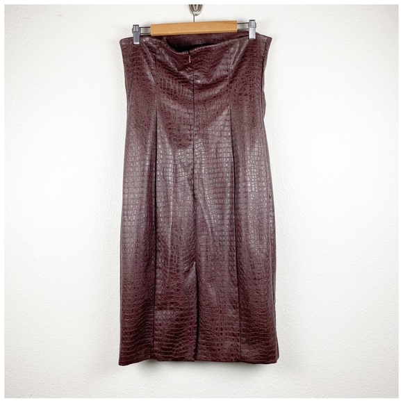 7 For All Mankind Strapless Textured Dress in Deep Burgundy - Picture 2 of 9